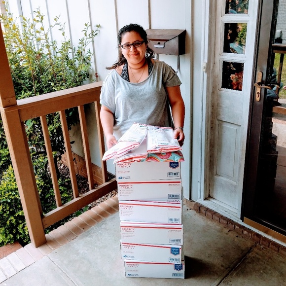 WELCOME TO MY CLOSET ! - Picture 3 of 4